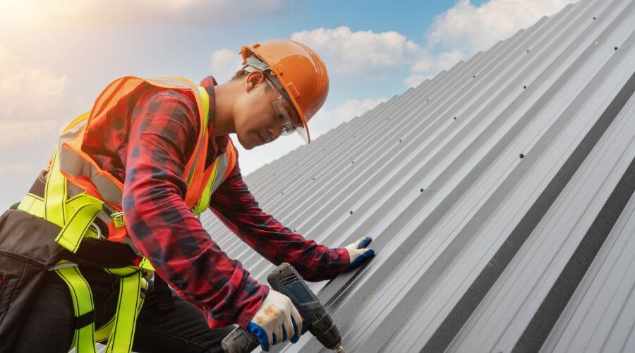 Professional gutter cleaning in Avondale, AZ